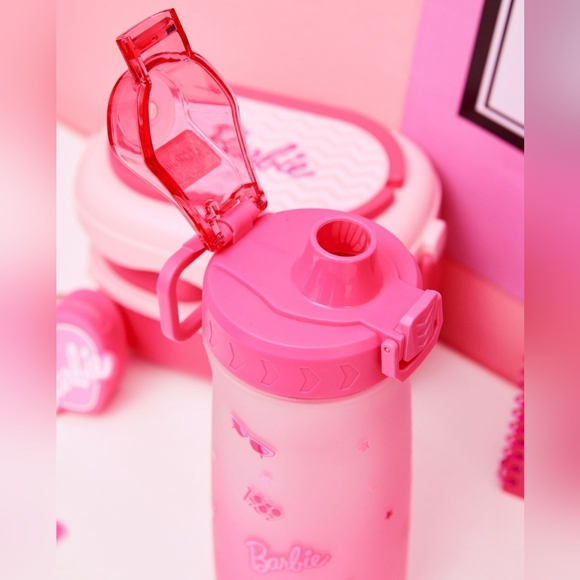 Barbie x Miniso BARBIE COLLECTION PLASTIC BOTTLE. Flip lid Pink! - Picture 1 of 11